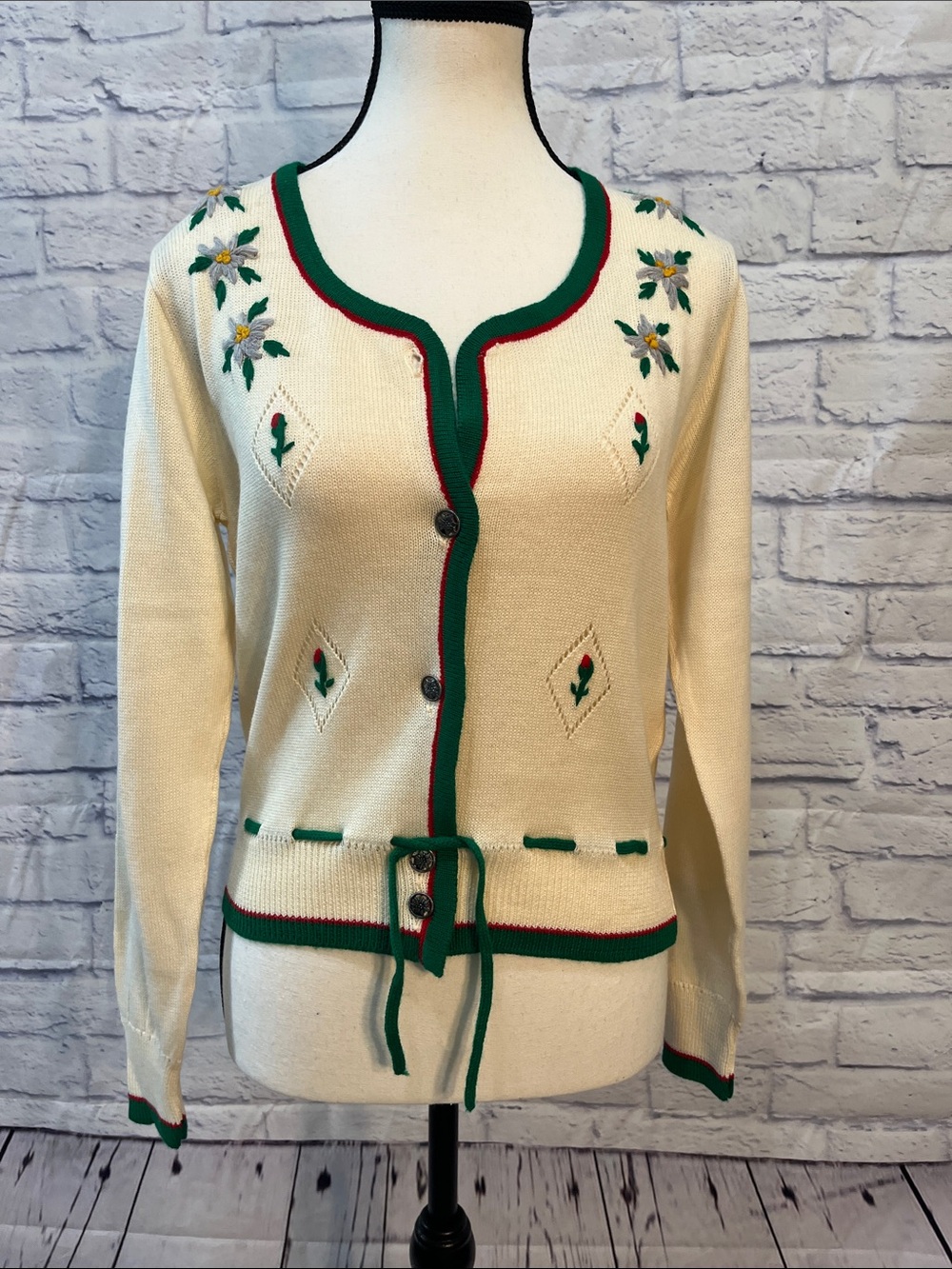 Vintage Reine Wolle Cardigan Sweater Tyrolean Embroidery Metal Buttons Twee